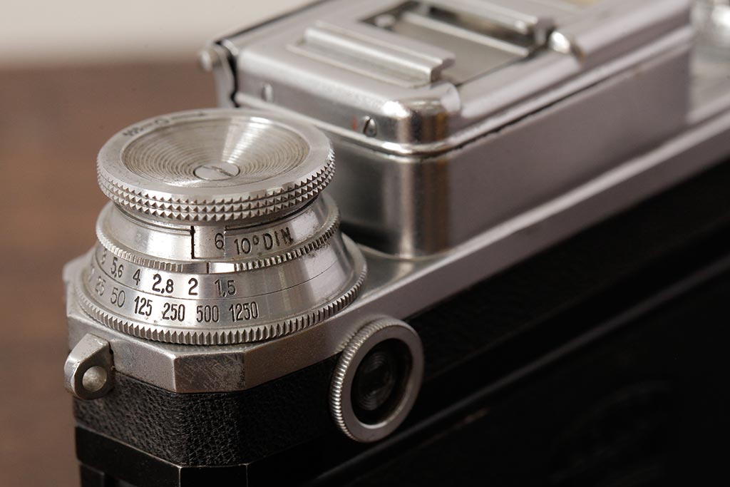 ジャンク品　アンティーク雑貨　希少品　CONTAX(コンタックス)　ZEISS IKON(ツァイスイコン) 　カメラ　ケース付き(R-038107)