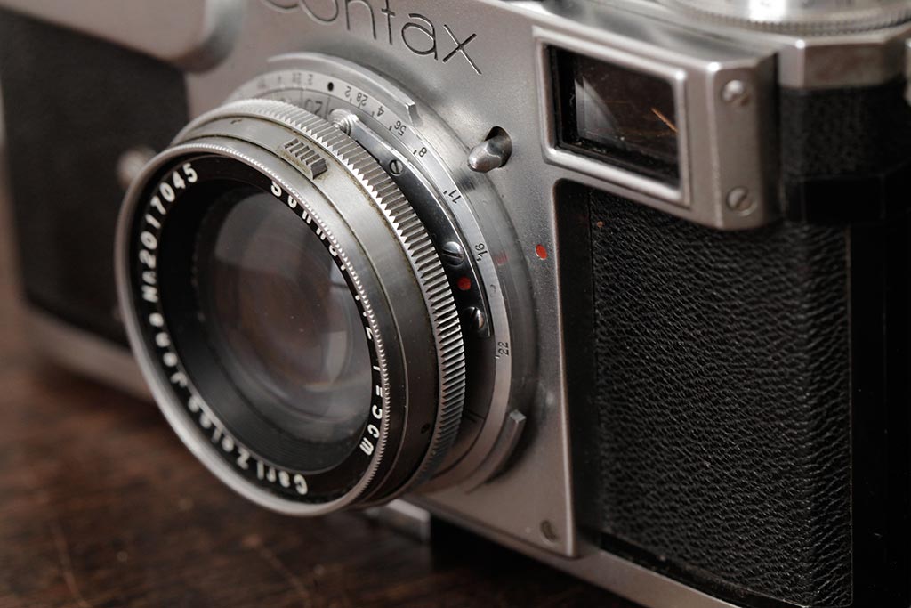 ジャンク品　アンティーク雑貨　希少品　CONTAX(コンタックス)　ZEISS IKON(ツァイスイコン) 　カメラ　ケース付き(R-038107)