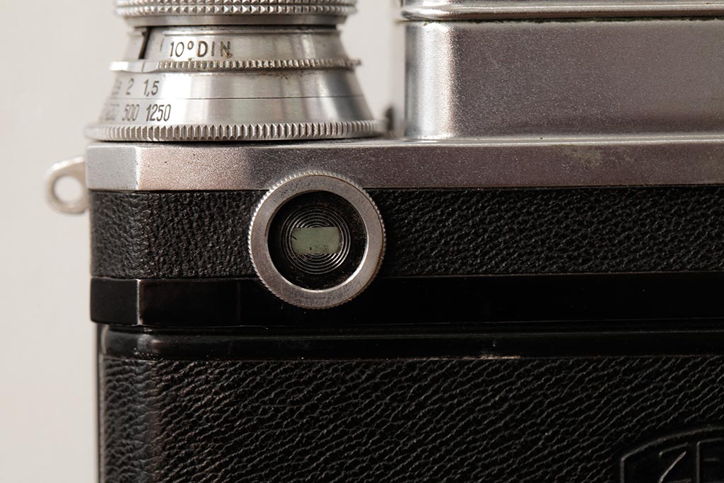 ジャンク品　アンティーク雑貨　希少品　CONTAX(コンタックス)　ZEISS IKON(ツァイスイコン) 　カメラ　ケース付き(R-038107)