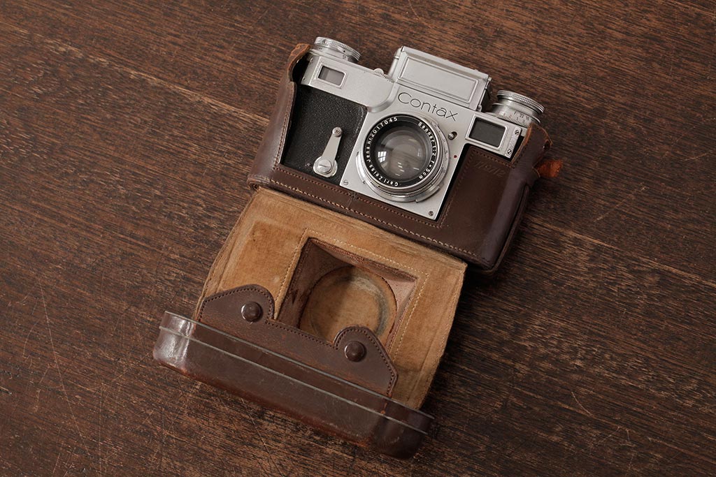 ジャンク品　アンティーク雑貨　希少品　CONTAX(コンタックス)　ZEISS IKON(ツァイスイコン) 　カメラ　ケース付き(R-038107)