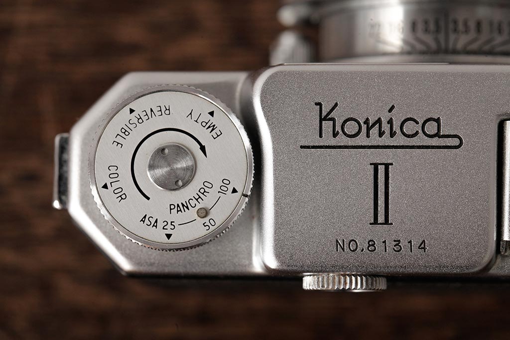 ビンテージ雑貨　KONICA(コニカ)2　B　ビンテージカメラ　ケース付き(クラシックカメラ)(R-038110)