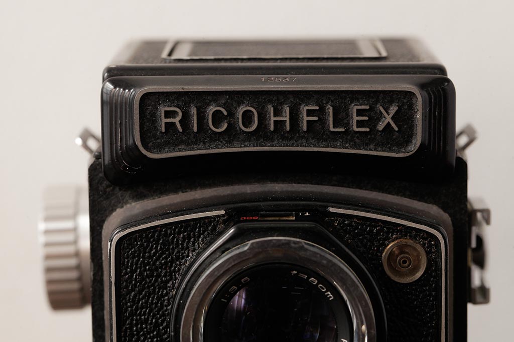 アンティーク雑貨　RICOHFLEX　DIA(リコーフレックス　ダイヤ)　箱付き　レトロな外観がおしゃれな二眼レフカメラ(R-038116)