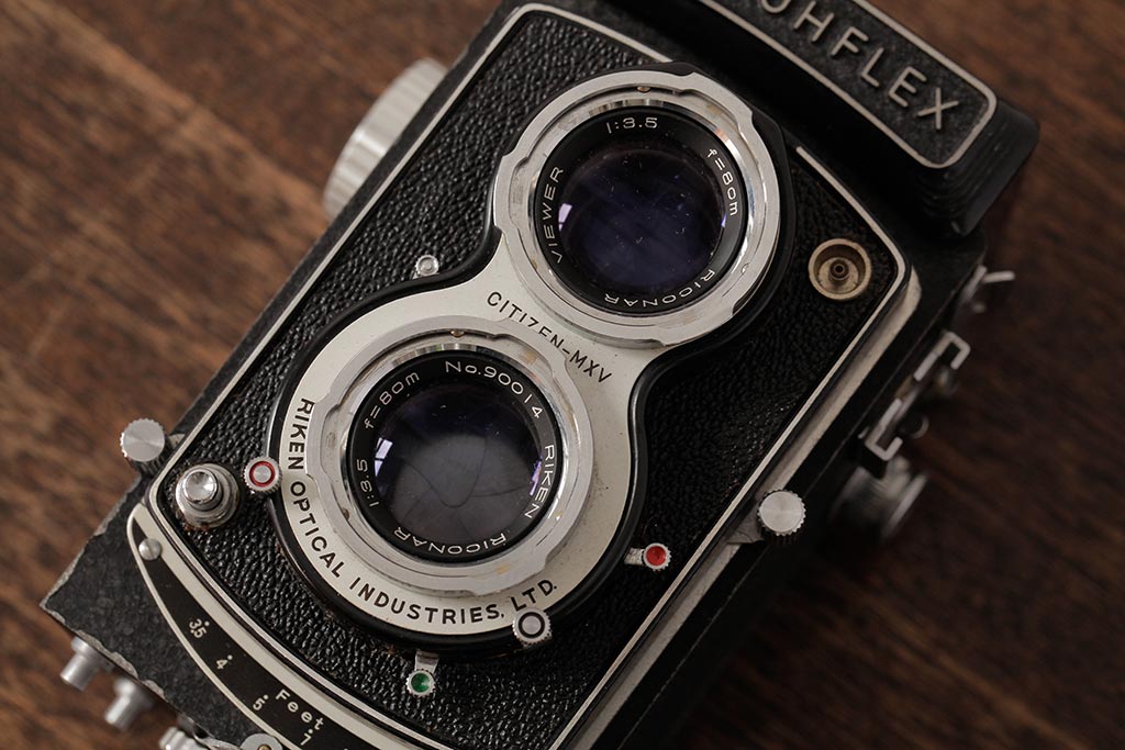 アンティーク雑貨　RICOHFLEX　DIA(リコーフレックス　ダイヤ)　箱付き　レトロな外観がおしゃれな二眼レフカメラ(R-038116)