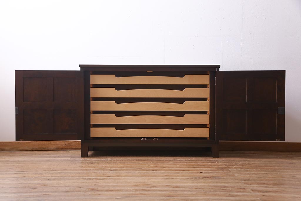 中古　北海道民芸家具　リメイク　テレビ台　洗練された雰囲気の2wayリビングボード(衣装箪笥、収納棚)(R-038146)