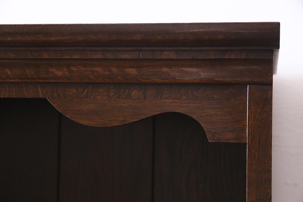 ヴィンテージ家具　ビンテージ　ナラ材　上手物　気品あふれる佇まいのカップボード(収納棚、飾り棚)(R-038157)