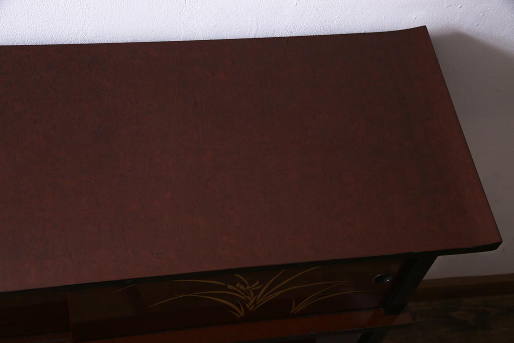 中古　国産　蒔絵　深みのある色味が上品な漆塗りの茶棚(定価75万円)(飾り棚、収納棚)(R-038158)