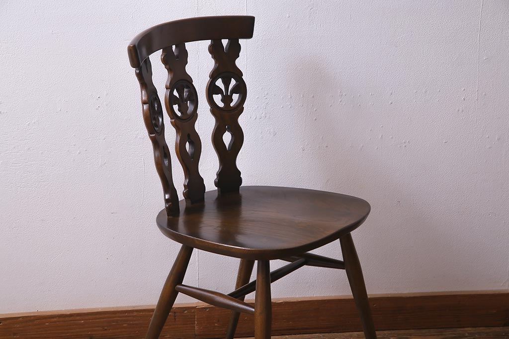ヴィンテージ家具　イギリスビンテージ　ERCOL(アーコール)　素朴で愛らしいシスルバックチェア(ダイニングチェア、椅子)(R-038179)