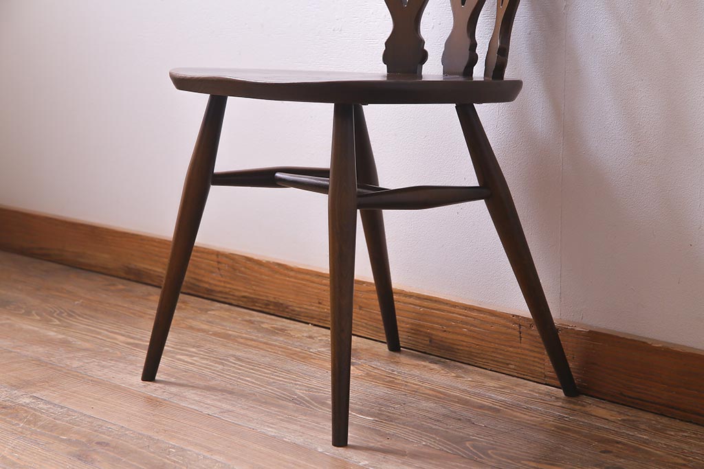 ヴィンテージ家具　イギリスビンテージ　ERCOL(アーコール)　素朴で愛らしいシスルバックチェア(ダイニングチェア、椅子)(R-038179)