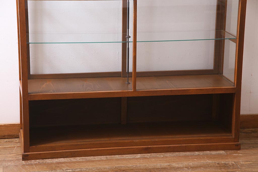 レトロ家具　昭和初期　ヒノキ材　柔らかな木の風合いが魅力のガラスケース(ショーケース、陳列棚)(R-038186)