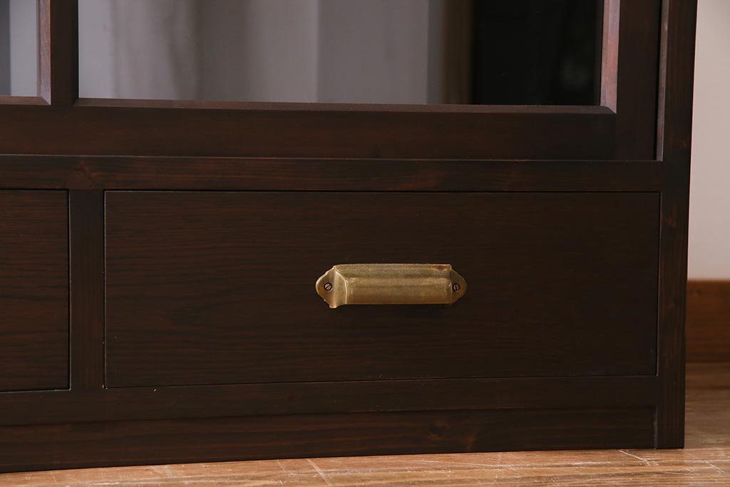 【オーダー注文・受注生産商品】ラフジュ工房オリジナル　両面ガラス引き戸　引き出し付き　両面使いの重ね戸棚(収納棚、キャビネット)