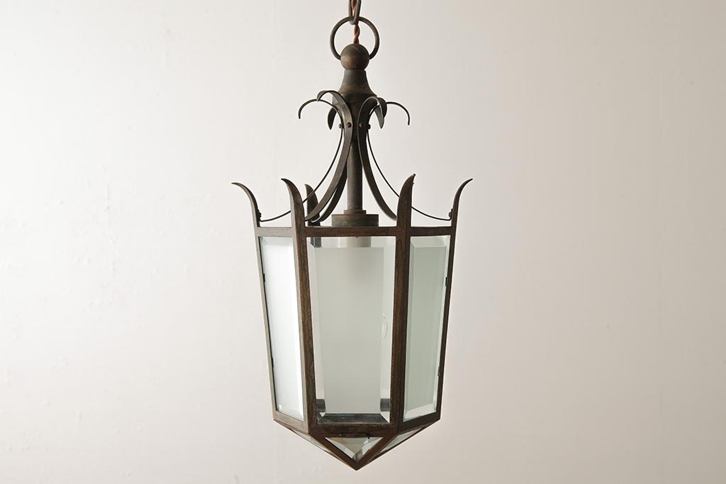 アンティーク照明　青銅製　重厚感のあるフレームのペンダントライト(天井照明)(R-038239)