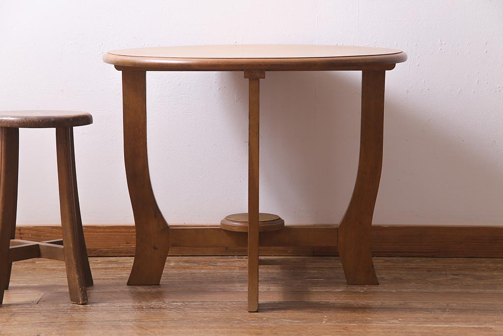 アンティーク家具　ナラ材　レトロなラウンドテーブル(コーヒーテーブル、カフェテーブル)(R-038250)
