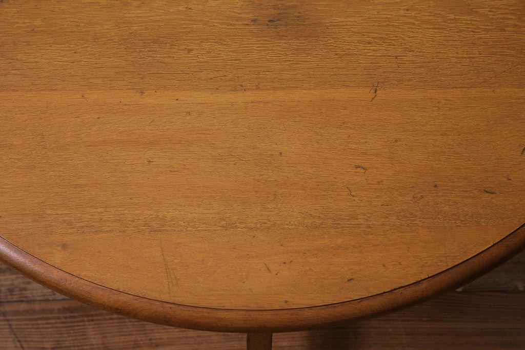 アンティーク家具　ナラ材　レトロなラウンドテーブル(コーヒーテーブル、カフェテーブル)(R-038250)