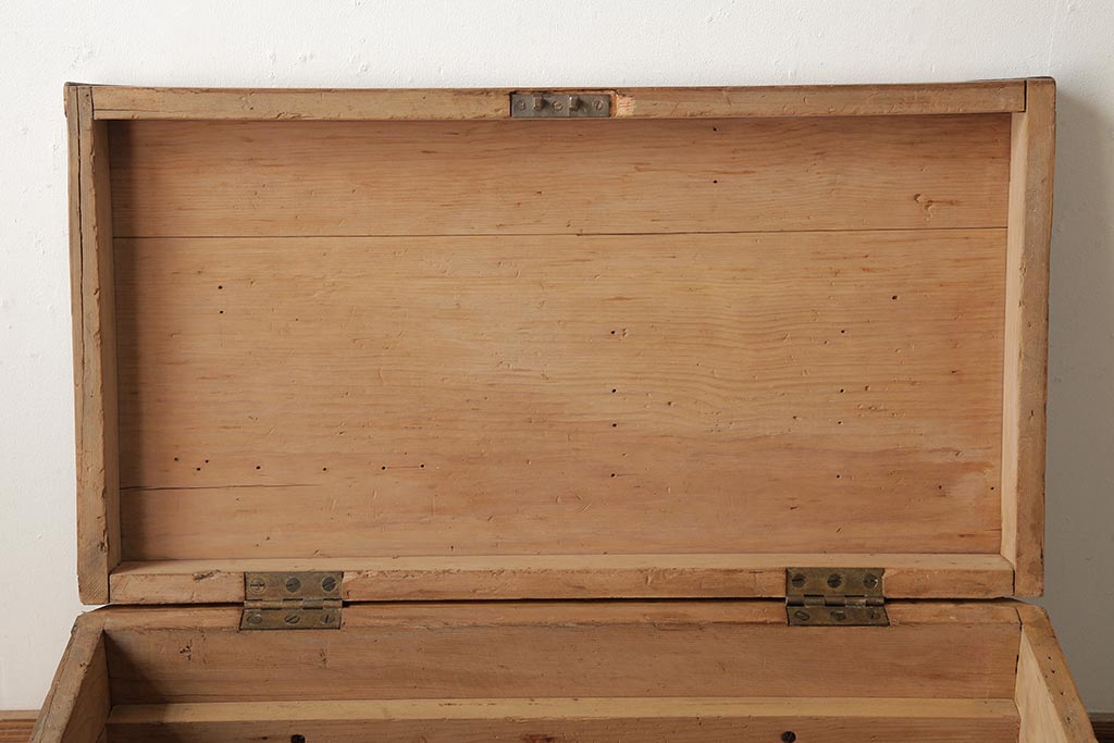 アンティーク家具　フランスアンティーク　パイン材　ブランケットボックスをリメイク!　木の風合いが味わい深いセンターテーブル(ローテーブル)(R-038253)