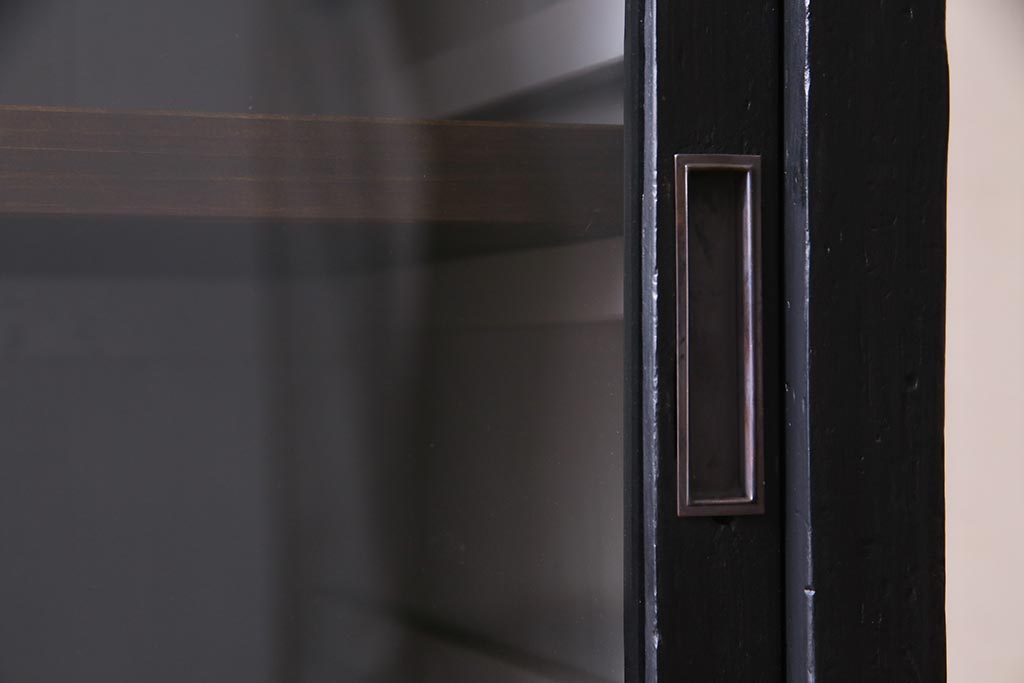 アンティーク家具　和製アンティーク　結霜ガラス入りのノスタルジックなキャビネット(戸棚、収納棚)(R-038266)