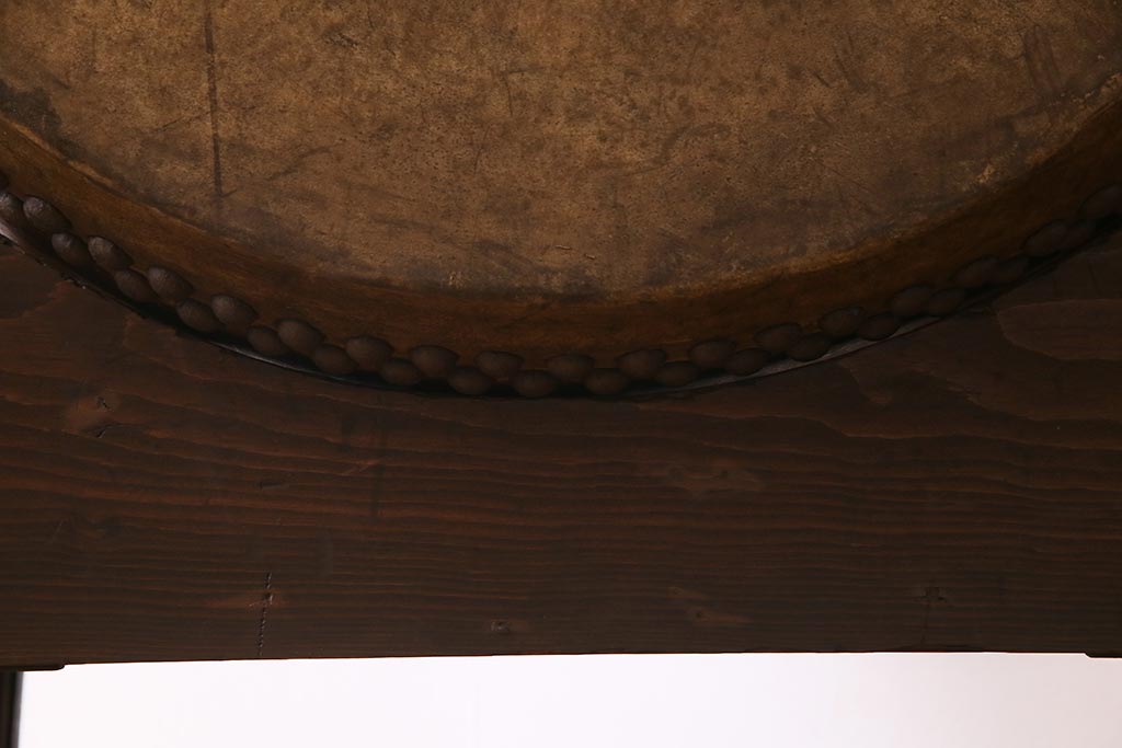 和楽器　2尺4寸　欅(ケヤキ)　古い刳り貫き太鼓・太鼓台付き(くり貫き太鼓、和太鼓)(R-038269)