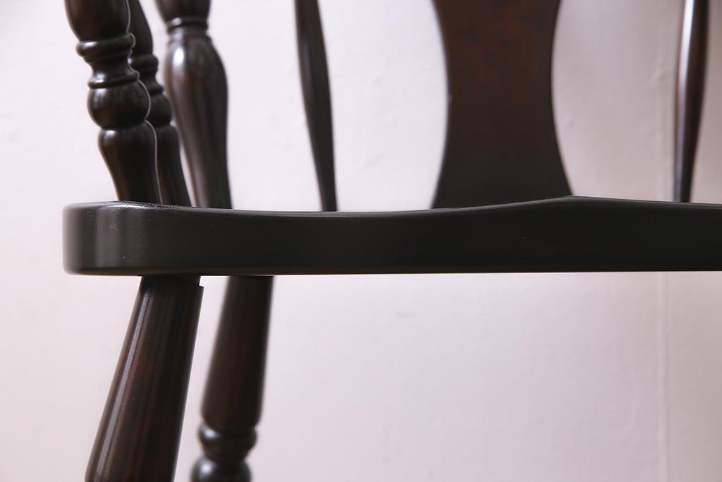 中古　北海道民芸家具　上品な雰囲気漂うアームチェア(ウィンザーチェア、ダイニングチェア、椅子、ウインザーチェア)(R-038272)