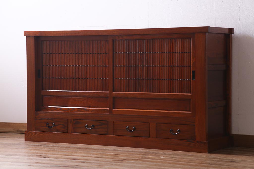 新古品　民芸家具　ニレ無垢材　5尺　上品な雰囲気漂う水屋箪笥・下(収納棚、キャビネット)(R-038309)