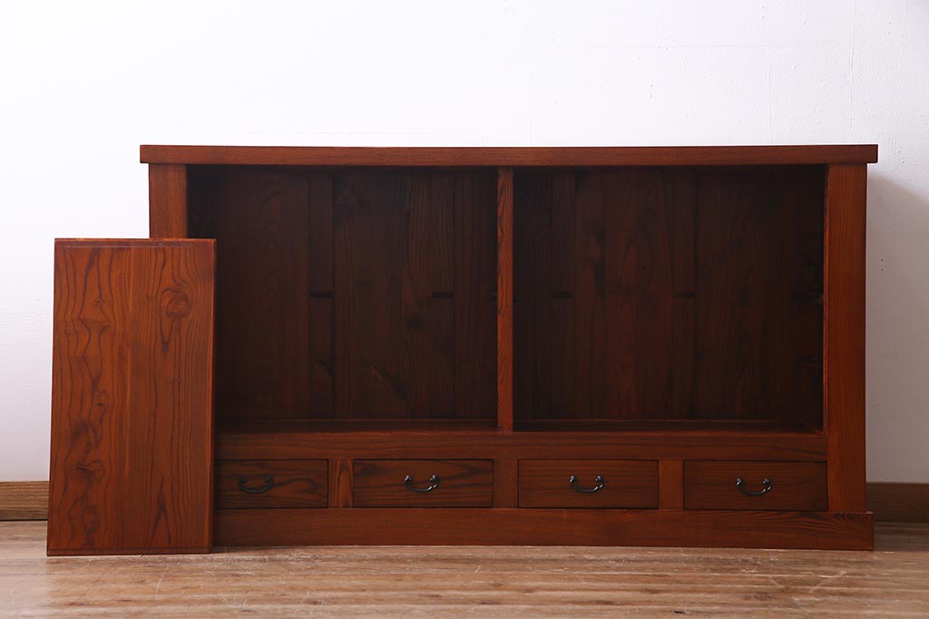 新古品　民芸家具　ニレ無垢材　5尺　上品な雰囲気漂う水屋箪笥・下(収納棚、キャビネット)(R-038309)