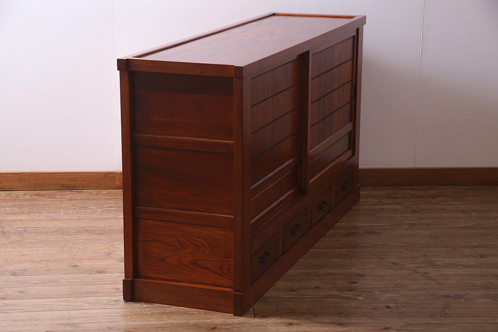 新古品　民芸家具　ニレ無垢材　5尺　上品な雰囲気漂う水屋箪笥・下(収納棚、キャビネット)(R-038309)