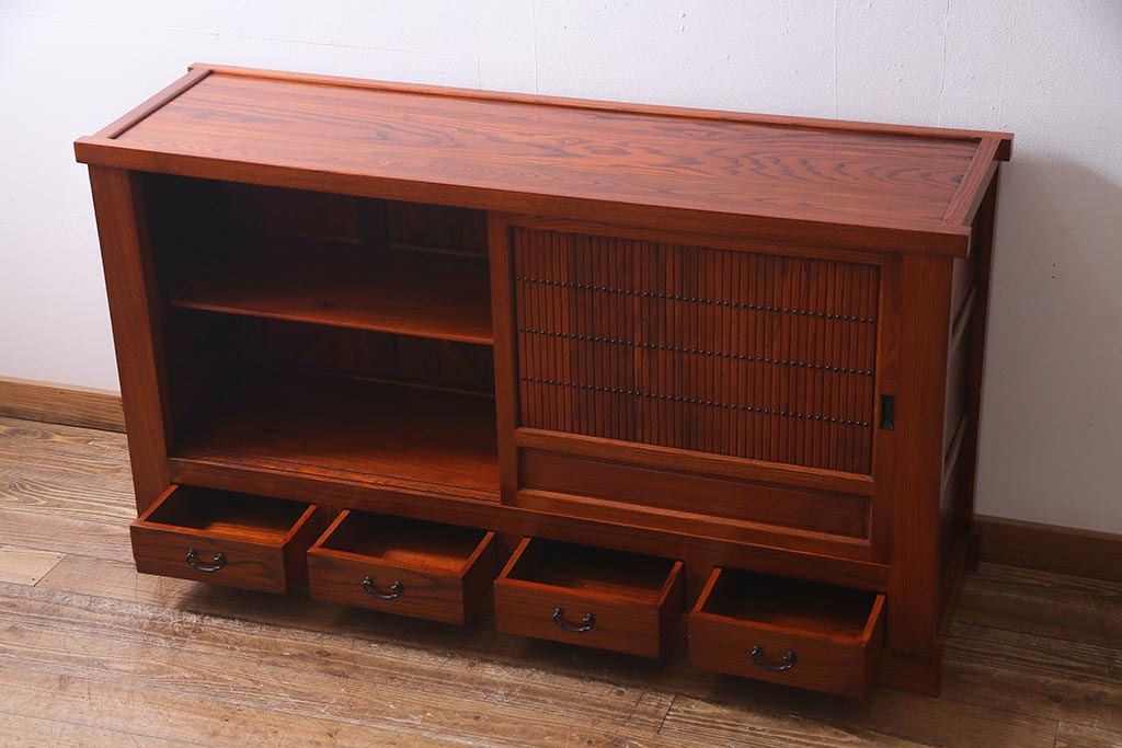 新古品　民芸家具　ニレ無垢材　5尺　上品な雰囲気漂う水屋箪笥・下(収納棚、キャビネット)(R-038309)
