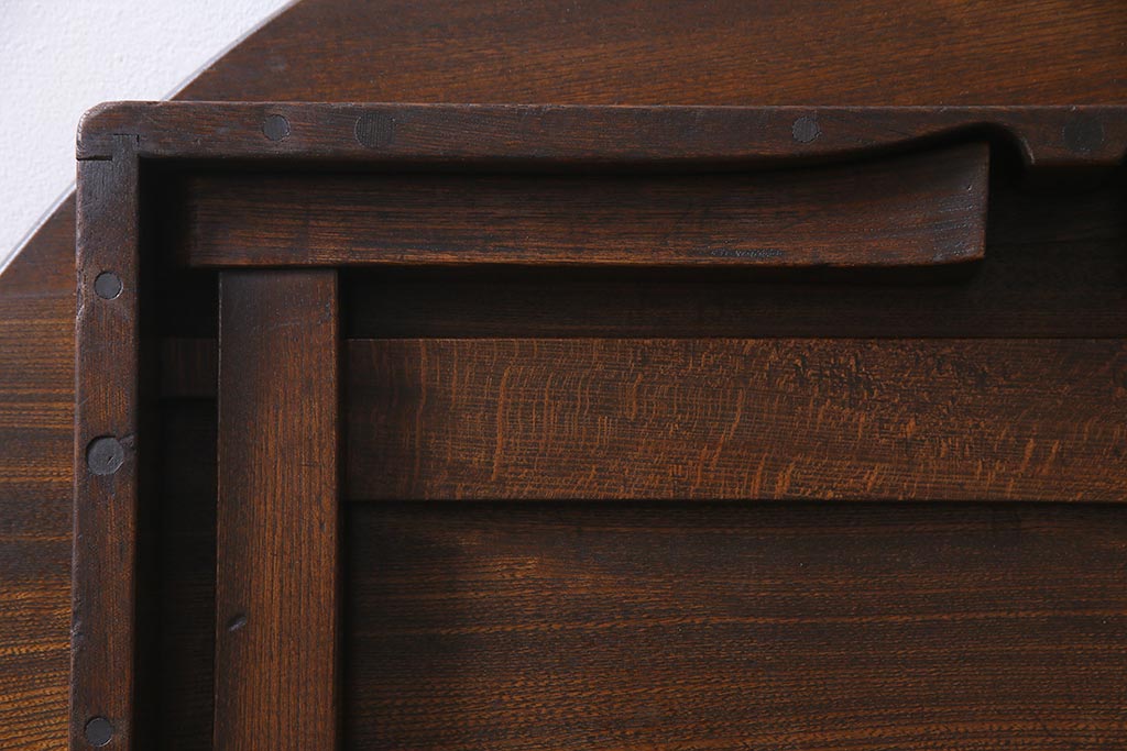 アンティーク家具　昭和初期　栓材　一枚板　渋みのある色味が魅力の丸ちゃぶ台(折りたたみテーブル、座卓、ローテーブル)(R-038341)