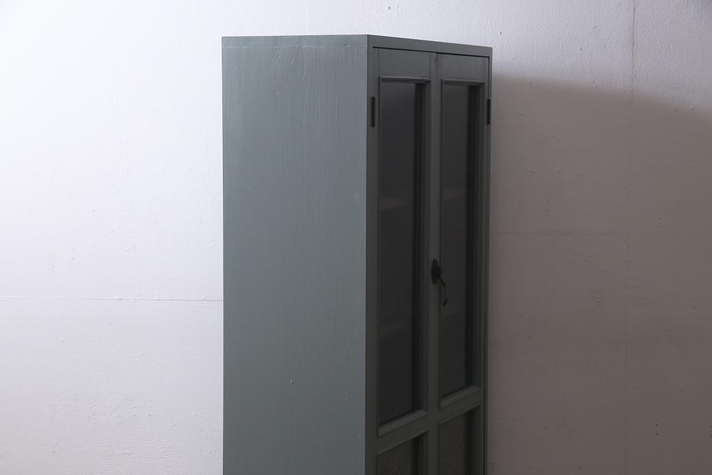 ラフジュ工房オリジナル　古建具リメイク　気泡ガラス・ダイヤガラス　くすみのあるペイントがお洒落な脚付きブックケース(本箱、収納棚、キャビネット)(R-038349)
