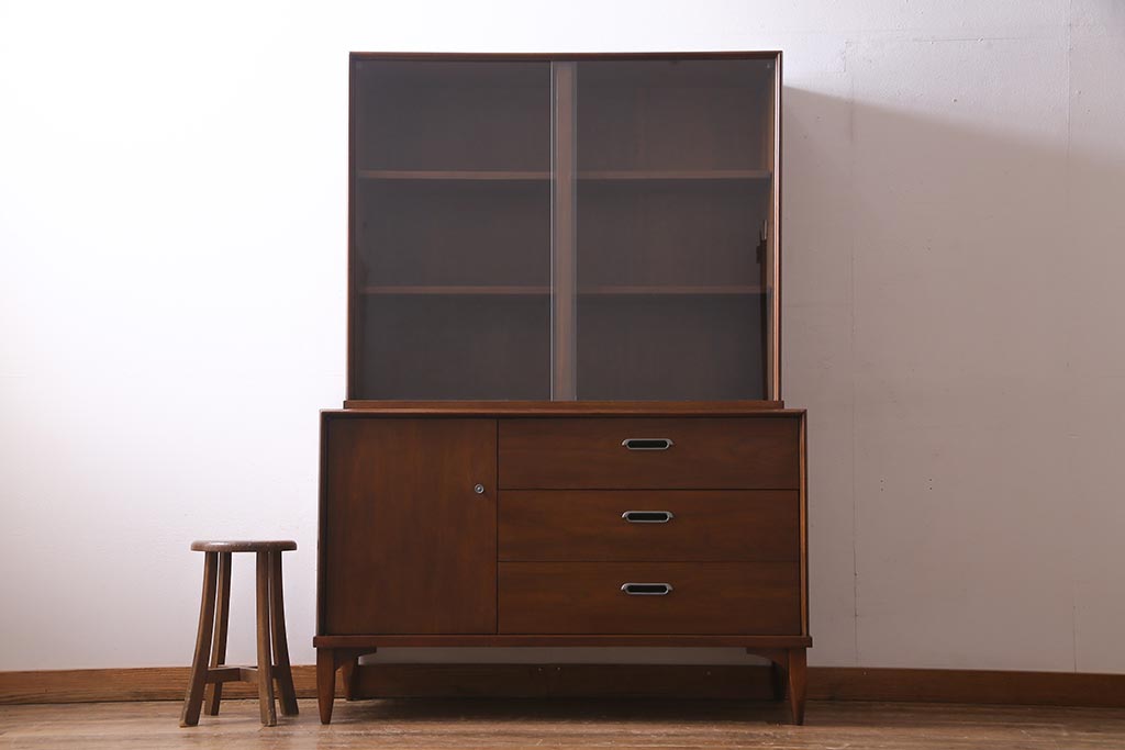 ヴィンテージ家具　SINGER FURNITURE(DREXEL HERITAGE)　モダンなキャビネット(食器棚、収納棚、ビンテージ)(R-038354)