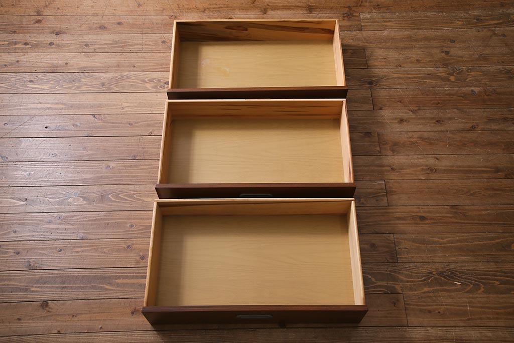 ヴィンテージ家具　SINGER FURNITURE(DREXEL HERITAGE)　モダンなキャビネット(食器棚、収納棚、ビンテージ)(R-038354)
