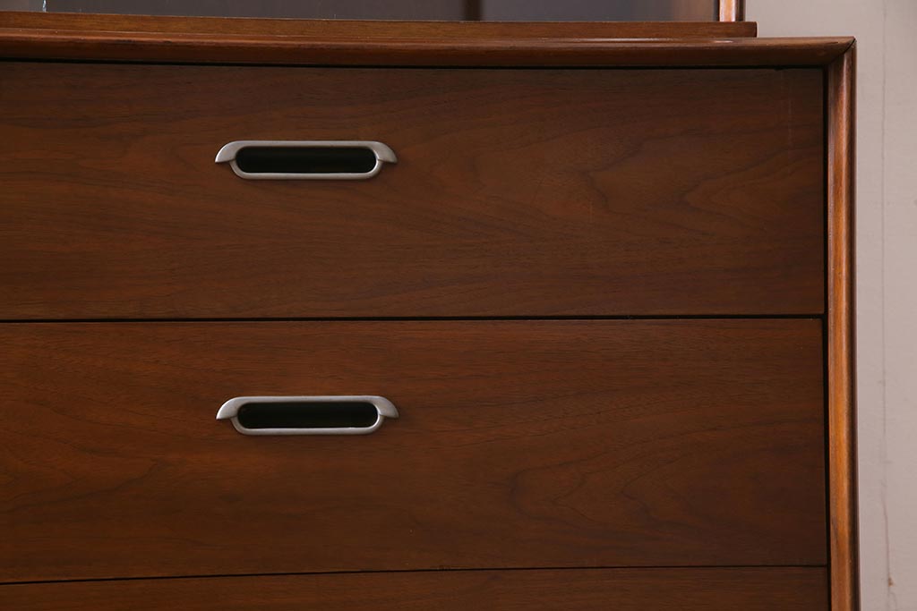 ヴィンテージ家具　SINGER FURNITURE(DREXEL HERITAGE)　モダンなキャビネット(食器棚、収納棚、ビンテージ)(R-038354)