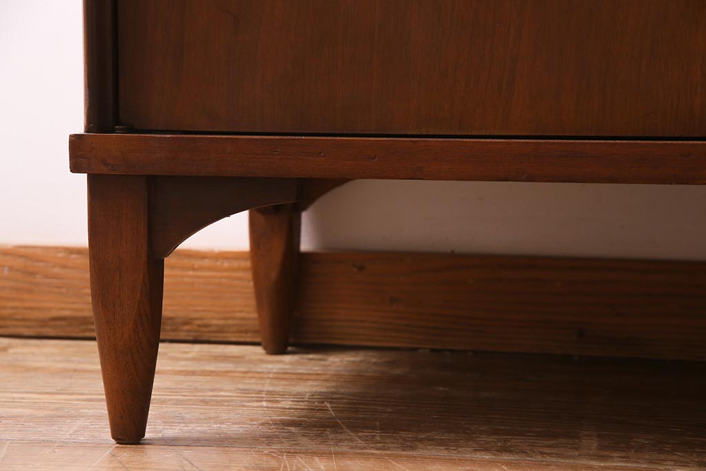 ヴィンテージ家具　SINGER FURNITURE(DREXEL HERITAGE)　モダンなキャビネット(食器棚、収納棚、ビンテージ)(R-038354)
