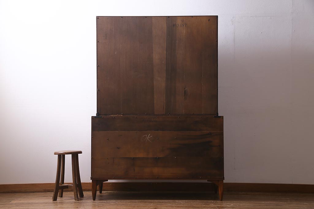 ヴィンテージ家具　SINGER FURNITURE(DREXEL HERITAGE)　モダンなキャビネット(食器棚、収納棚、ビンテージ)(R-038354)