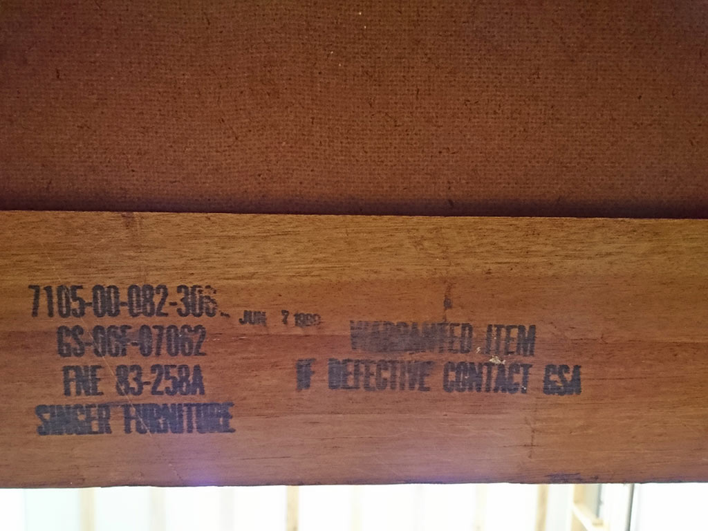 ヴィンテージ家具　SINGER FURNITURE(DREXEL HERITAGE)　モダンなキャビネット(食器棚、収納棚、ビンテージ)(R-038354)