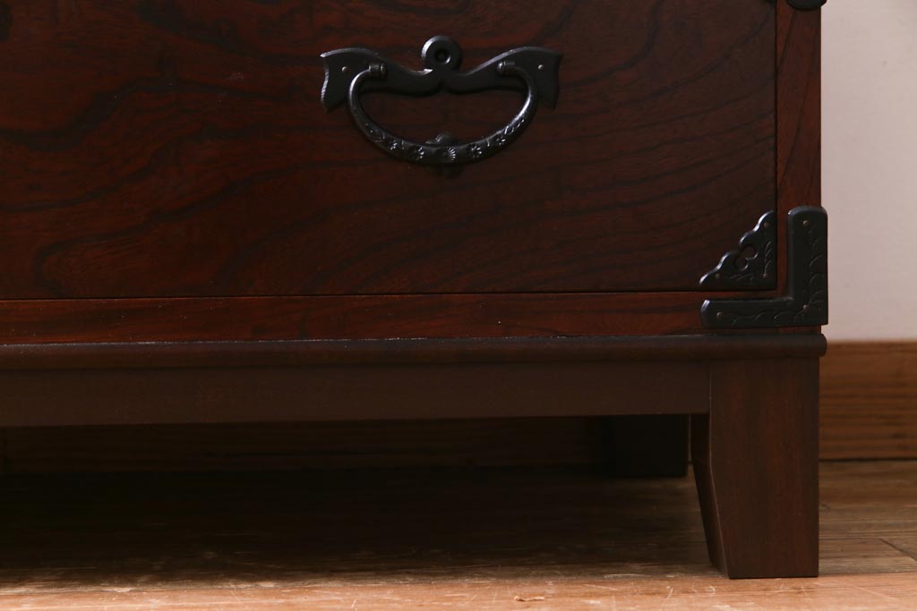 中古　岩谷堂箪笥　脚付きリメイク　天板栗材　堂々とした和の風格漂うチェスト(引き出し、和タンス)(R-038384)