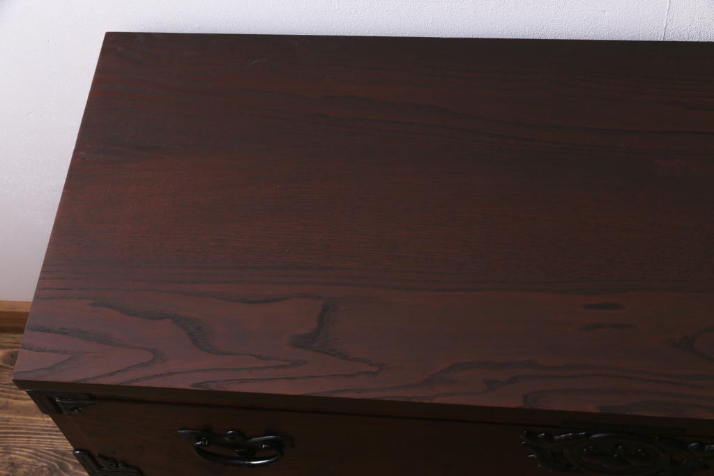 中古　岩谷堂箪笥　天板リメイク・栗無垢材　重厚かつ上品な佇まいが魅力的な衣装箪笥(引き出し、チェスト)(R-038385)