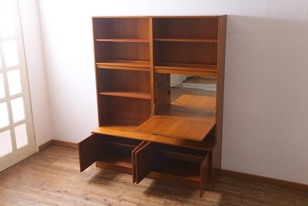 ヴィンテージ家具　イギリスビンテージ　G-PLAN(ジープラン)　Fresco(フレスコ)シリーズ　北欧スタイル家具らしいシンプルなウォールユニット(サイドボード)(R-038388)