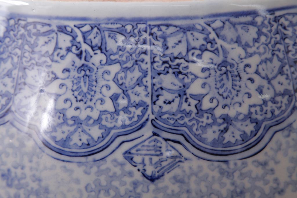 アンティーク雑貨　昭和初期　窓絵　細かな絵柄が趣深い瀬戸火鉢(R-038407)