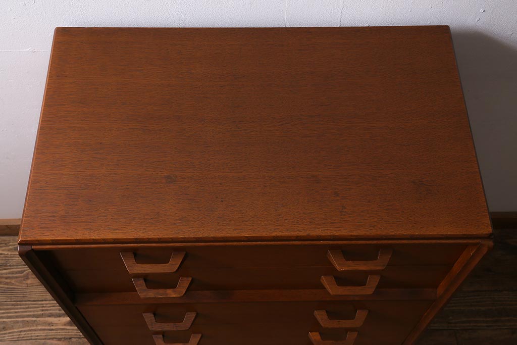 ヴィンテージ家具　北欧ビンテージ　G-PLAN(ジープラン)　オーク材があたたかな印象のチェスト(引き出し)(R-038423)