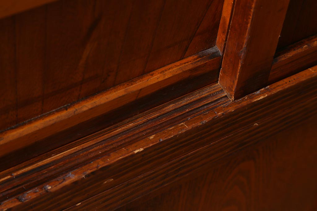 アンティーク家具　和製アンティーク　組子のガラス戸付き　レトロな水屋箪笥(重ね戸棚、収納棚)(R-038430)