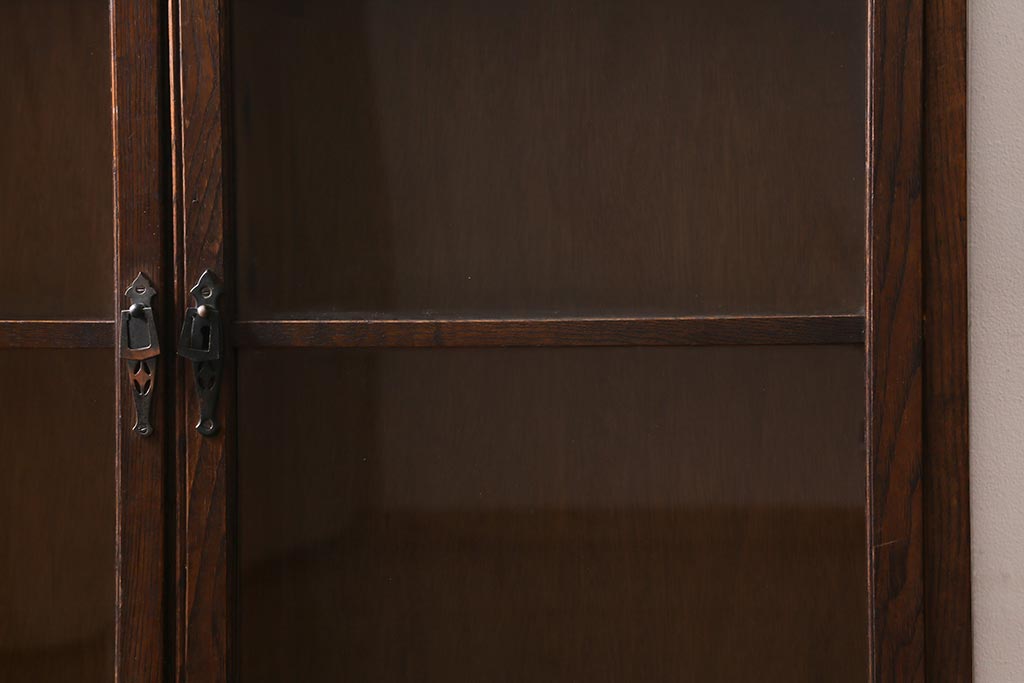 アンティーク家具　昭和初期　三方栗材　味わいのある木味が魅力のレトロな引き出し付き本箱(ブックケース、収納棚)(R-038431)