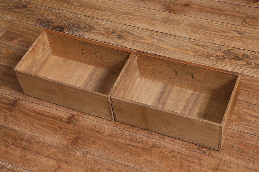 アンティーク家具　昭和初期　三方栓材　ユニークなデザインが魅力の本箱(ブックケース、収納棚)(R-038433)