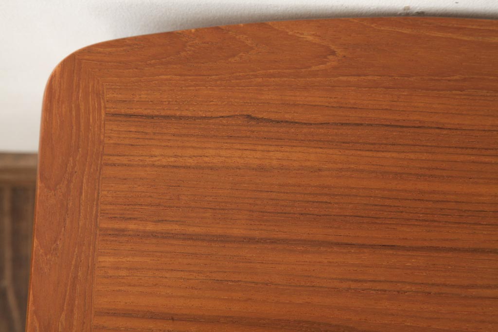 ビンテージ家具　イギリスビンテージ　チーク材　Nathan(ネイサン)社　珍しいデザインのネストテーブル(サイドテーブル)(R-038453)