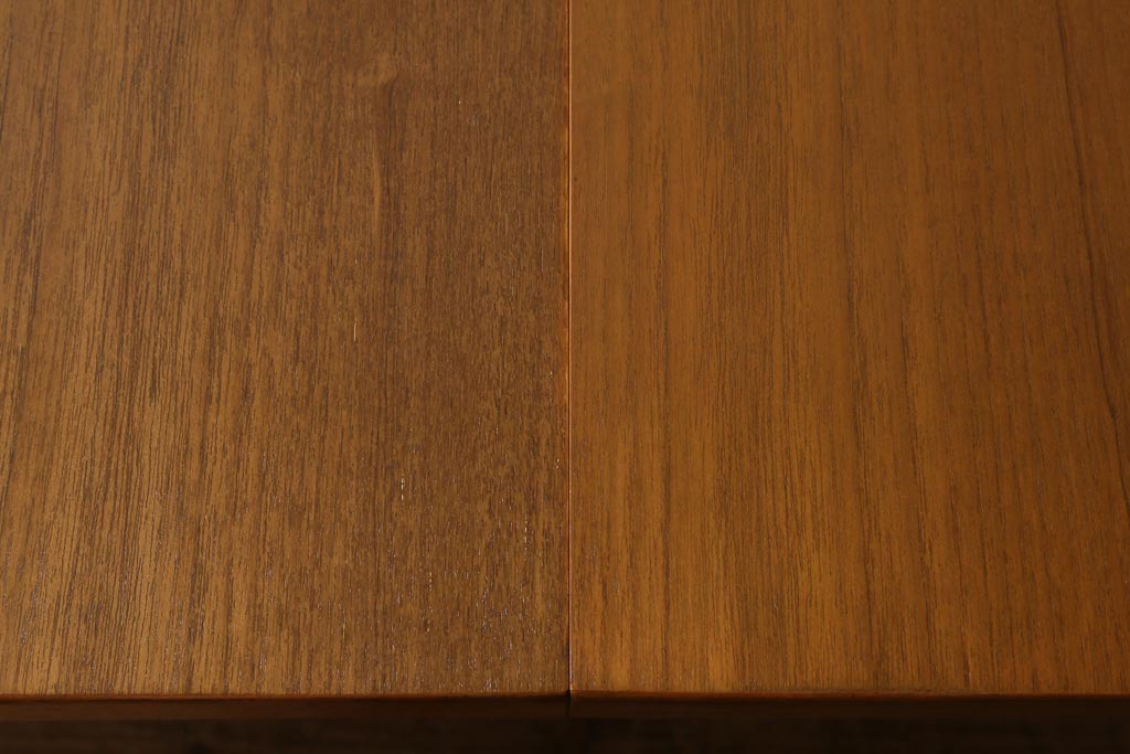 ヴィンテージ家具　北欧ビンテージ　G-PLAN(ジープラン)　チーク材　温もりのある木肌が素敵なエクステンションテーブル(ダイニングテーブル)(R-038462)