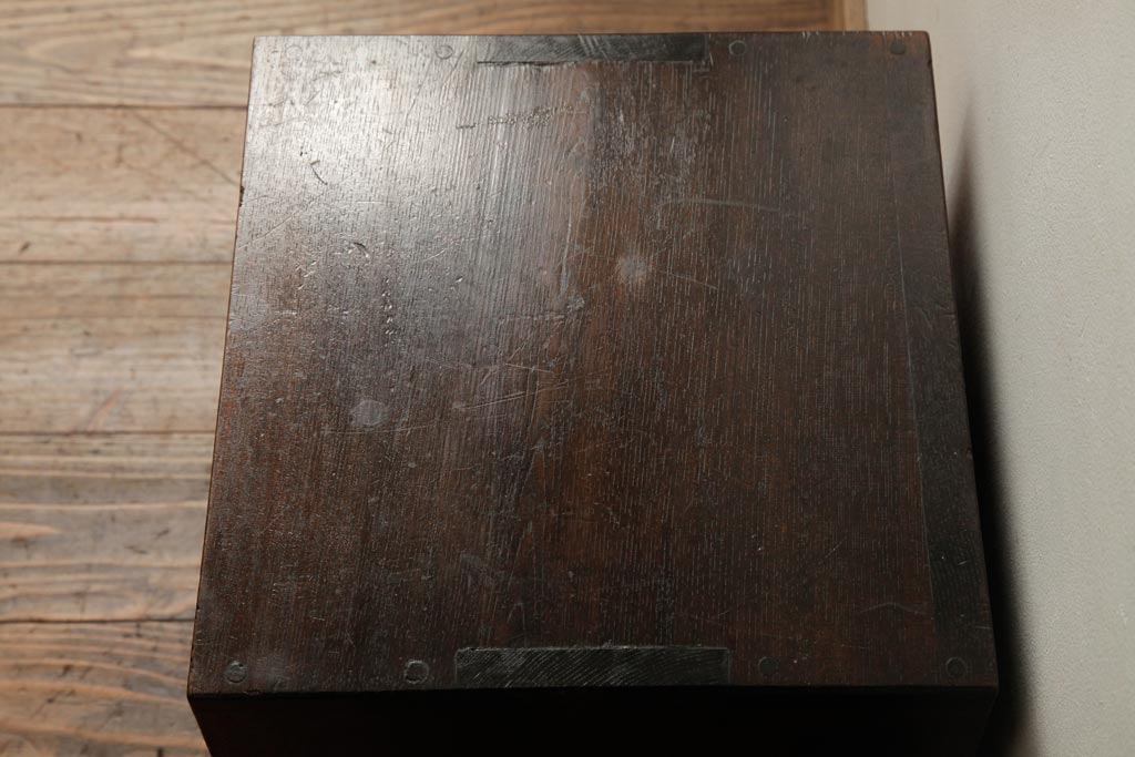 アンティーク家具　昭和初期　ナラ材　和製アンティークのシックな扉付きレコードケース(収納棚)(R-038467)