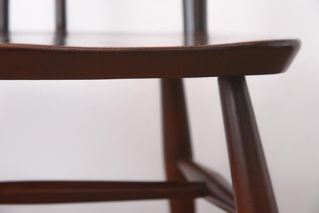 ヴィンテージ家具　イギリスビンテージ　ERCOL(アーコール)　希少!洗練された佇まいのラダーバックチェア(ダイニングチェア、椅子)(R-038474)