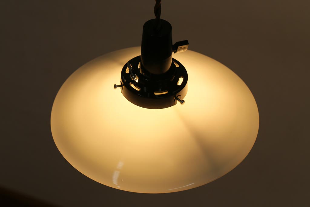 アンティーク照明　戦前　昭和レトロ　昔なつかしい平笠シェードのペンダントライト(天井照明、吊り下げ照明)(R-038486)