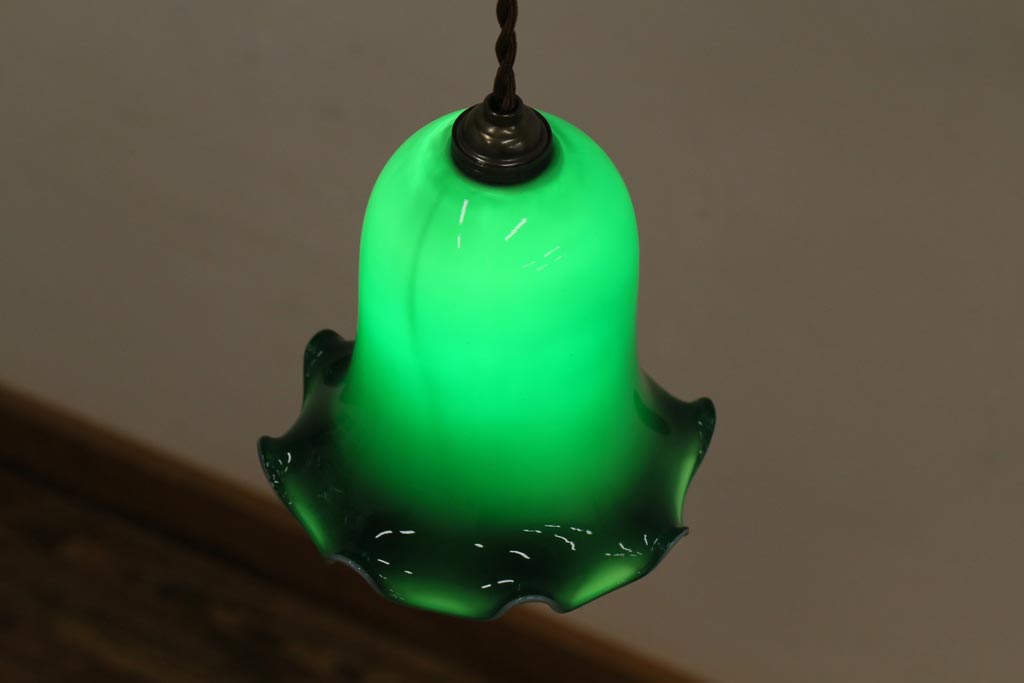 ヴィンテージ照明　イギリスビンテージ　鮮やかなグリーンが目を引くペンダントライト(天井照明、吊り下げ照明)(R-038488)