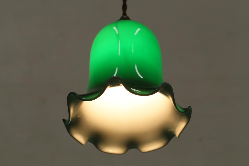 ヴィンテージ照明　イギリスビンテージ　鮮やかなグリーンが目を引くペンダントライト(天井照明、吊り下げ照明)(R-038488)