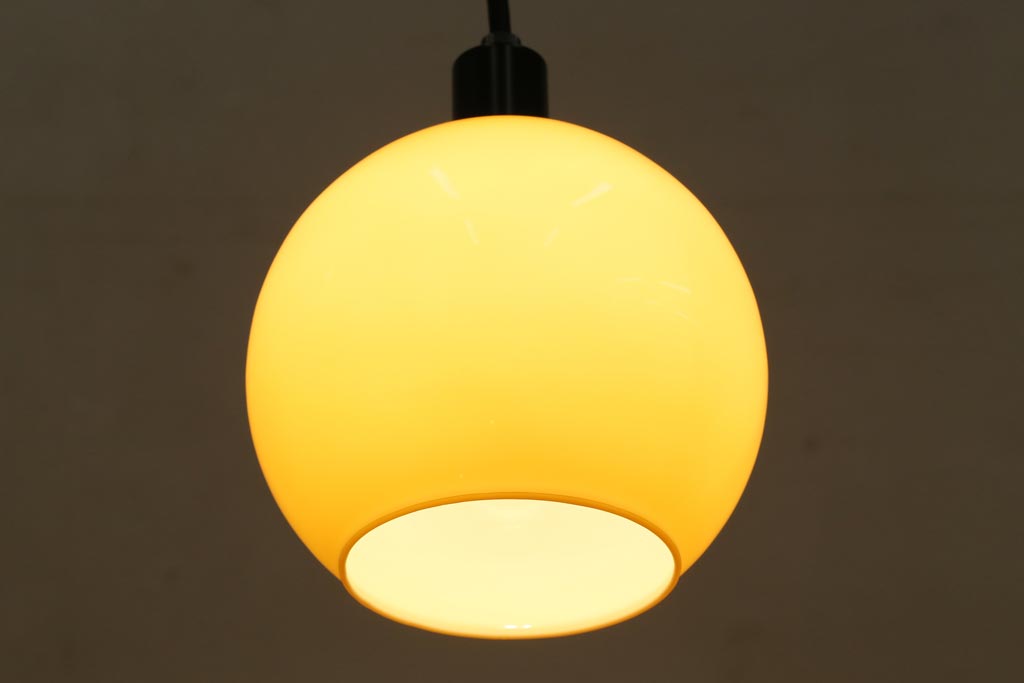 ヴィンテージ照明　イギリスビンテージ　個性的なデザインが目を引くペンダントライト(吊り下げ照明、天井照明)(R-038502)
