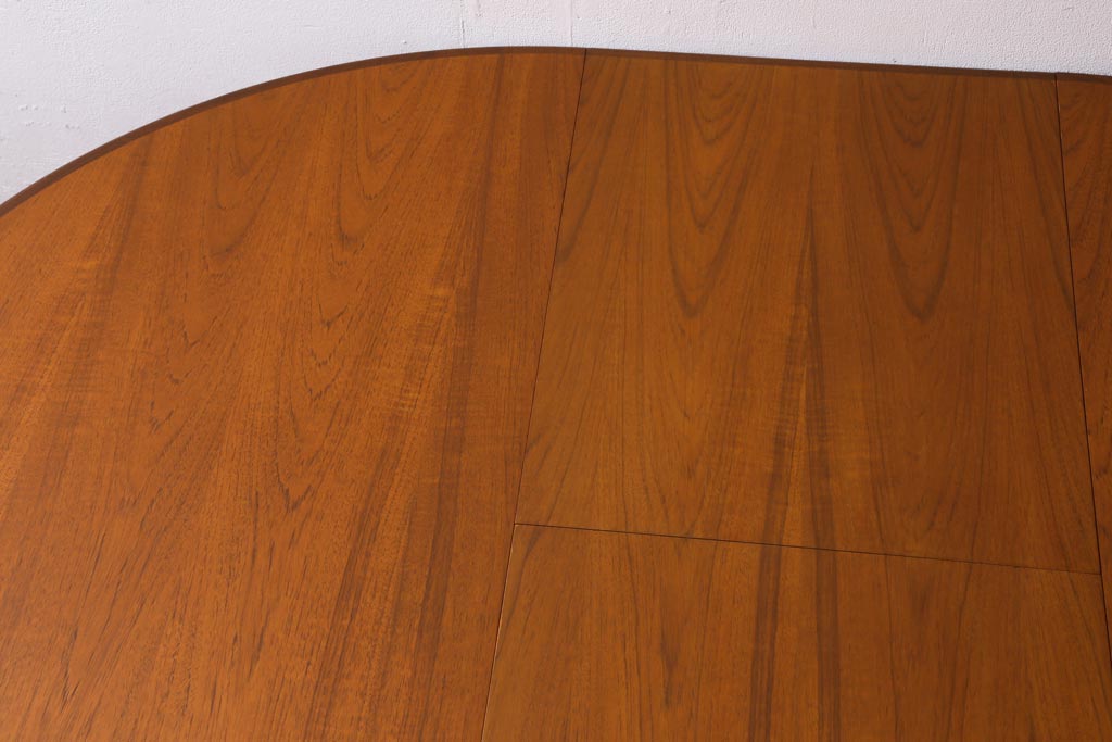 ヴィンテージ家具　北欧ビンテージ　G-PLAN(ジープラン)　木の温もり感じるエクステンションテーブル(ラウンドテーブル、ダイニングテーブル)(R-038526)